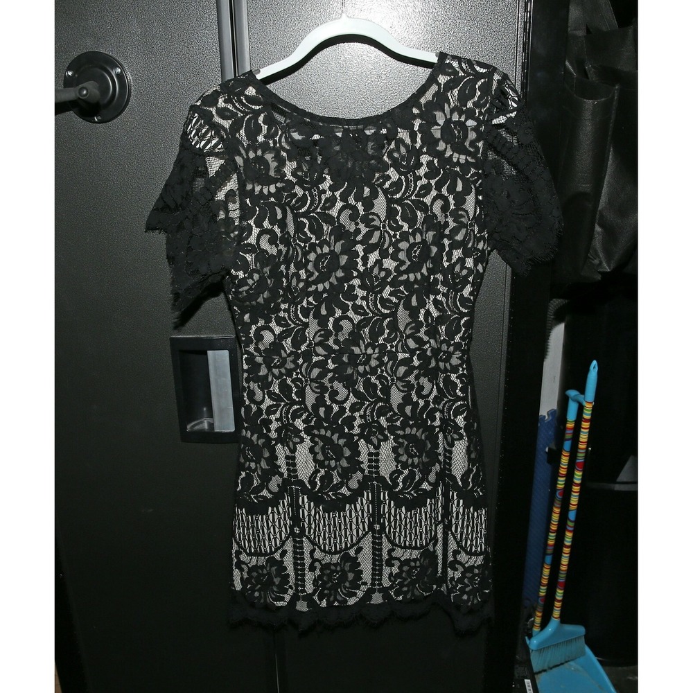 MSLG Women's Elegant Round Neck Short Sleeve Black White Floral Lace Cocktail L